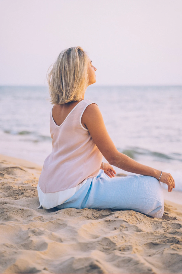 Pourquoi prend-on de la poitrine à la ménopause ?